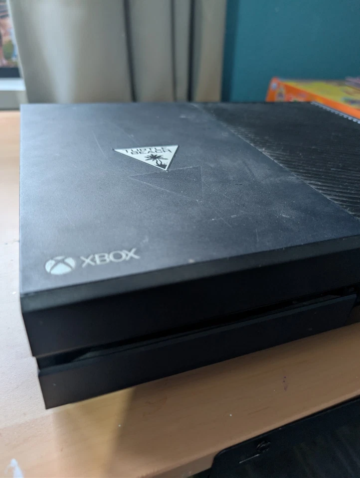 Microsoft Xbox One, photo 2 of 5