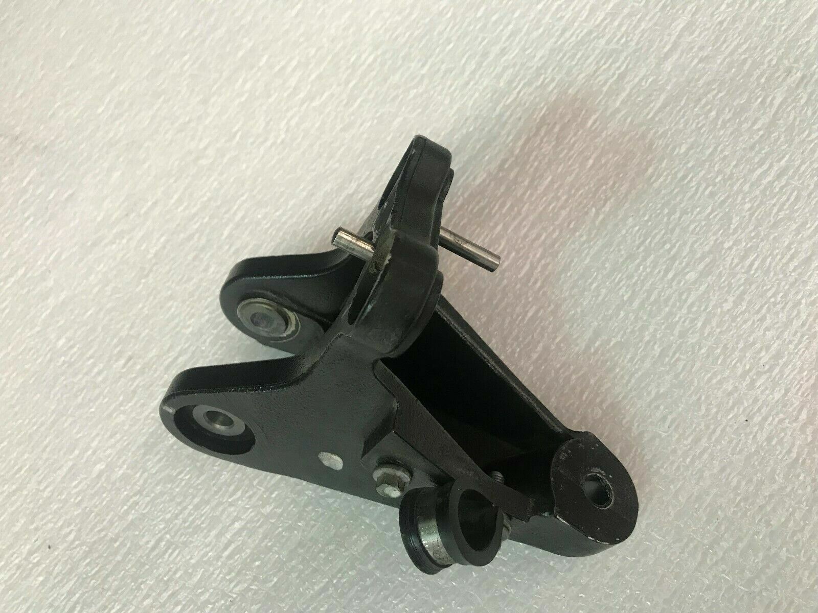 MCLAREN MP4-12C FRONT LEFT SHOCK MOUNT BRACKET OEM 11A0579CP