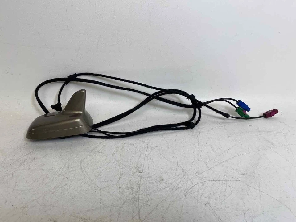 Radio de techo antena aleta de tiburón con cable bronceado 8K5035503C se adapta a 09-12 AUDI A4 QUATTRO Foto 3 de 4