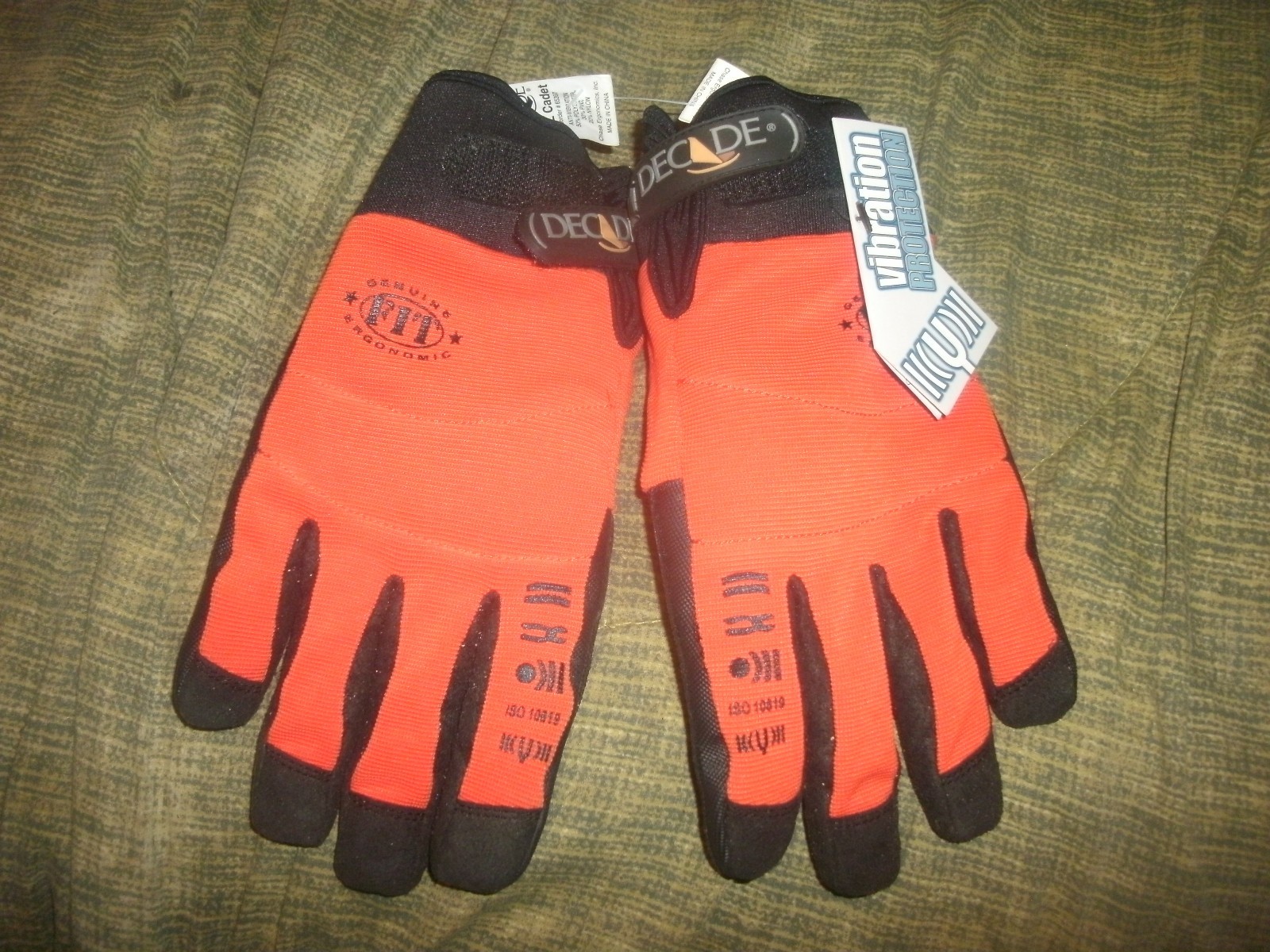 Decade 65397 Anti Vibration gloves size M/L Cadet Ergonomic Fit (B168