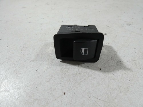 BMW E46 BJ 2004 Kombi Fensterheberschalter hinten rechts 6902174
