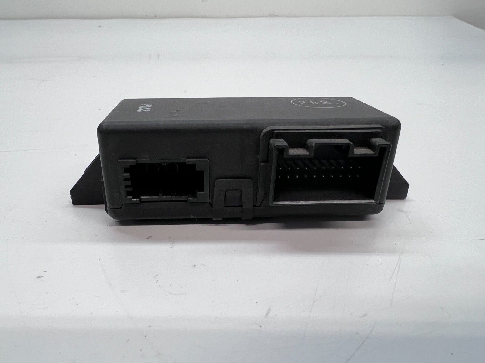 LAMBORGHINI AVENTADOR GATEWAY DIAG CONTROL UNIT OEM 8R0907468H