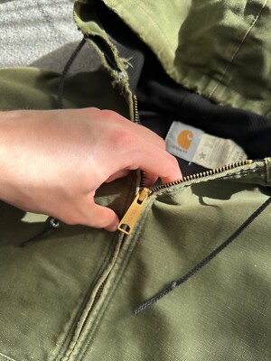Men's Vintage 90s CARHARTT Distressed Hooded Jacket JR104 Men's Vintage 90s CARHARTT Distressed Hooded Jacket JR104