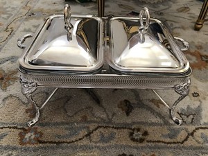 Silver plated chafer is 8 Qt. Full Chafer with two Lids And Two Pyrex Pans