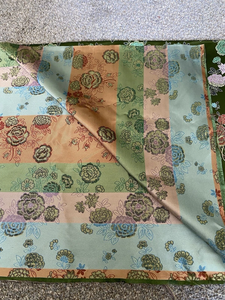 Tapiz Seda Charmeuse Tela Verde Multi Floral 44 X 36 in (1 yarda) Tapicería Foto 3 de 3