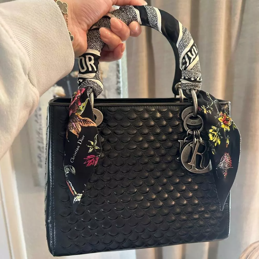 Christian Dior écaille à poisson en peau d'agneau Lady Dior noir