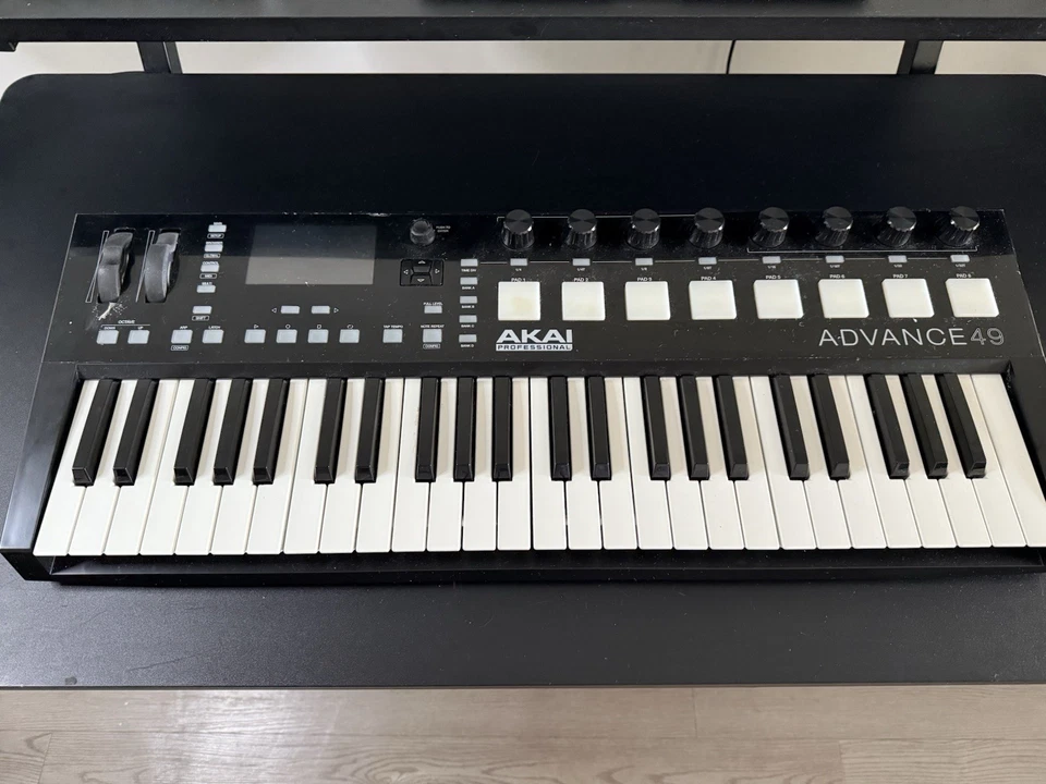 Akai Professional Advance 49 Keyboard Controller - 2 Dead Keys / Random MIDI IO