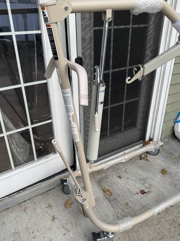 Invacare 9805P Hydraulic Patient Lift for Home Health Care