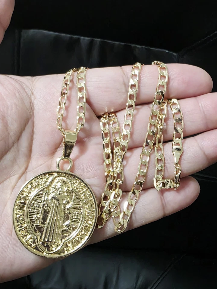 Dije de signo de dólar grande helado enchapado en oro y collar de cadena cubana helada a juego Foto 2 de 4