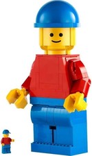 Lego Up-scaled Minifigure 40649 654 Pieces