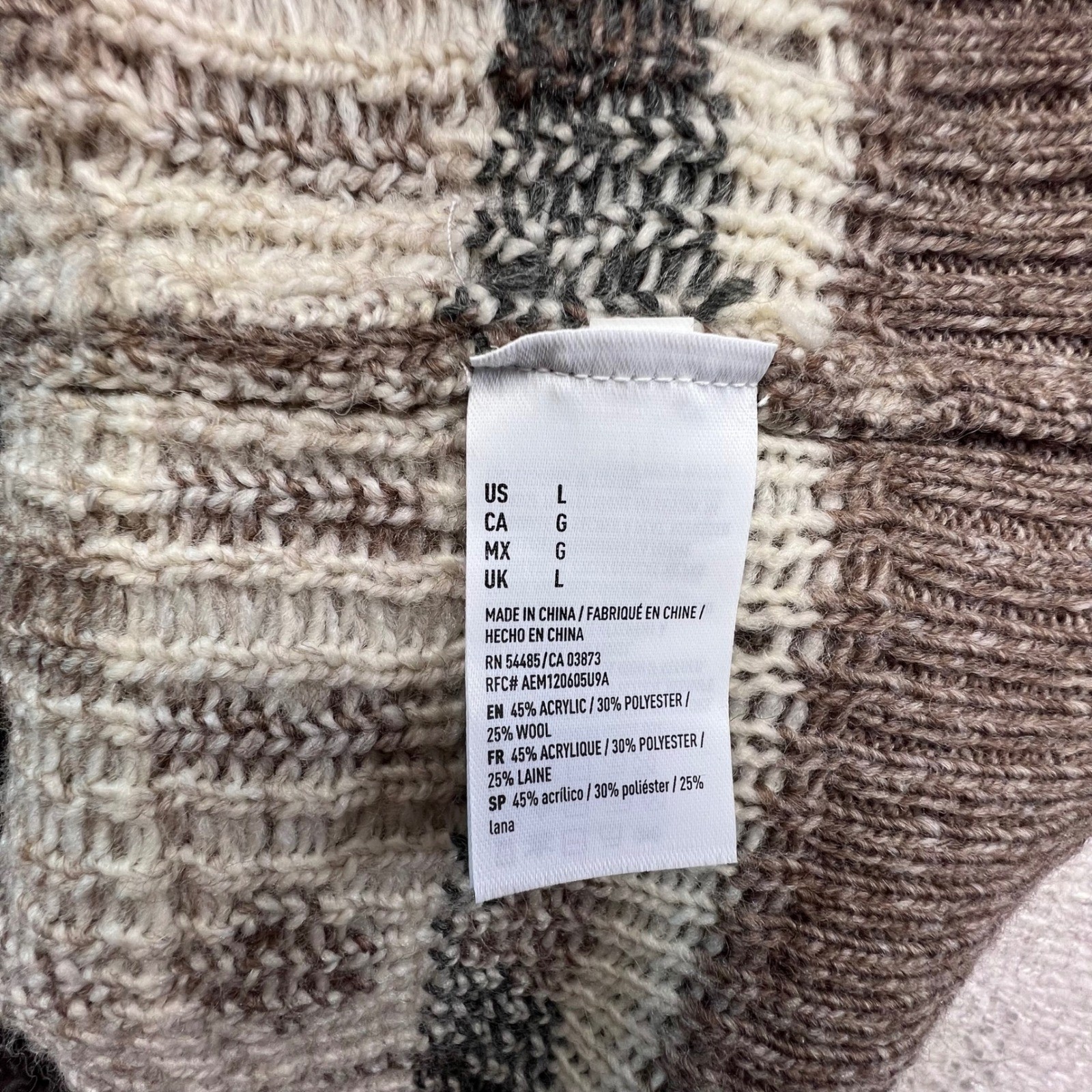 American Eagle Aztec Geometric Pattern Crew Neck … - image 14