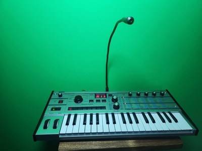 Korg MICROKORG 37 Keys Analog Modeling Synthesizer Excellent Condition