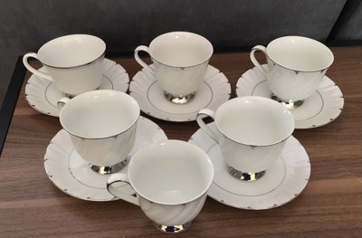 Harmony House 3512 Heirloom 6 Cups & 5 Saucers