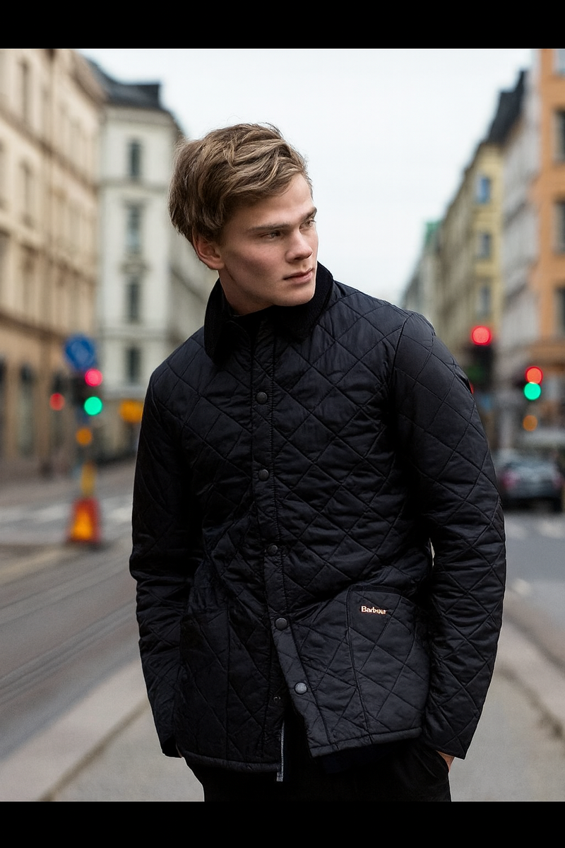 Barbour Heritage Liddesdale Quilted Jacket in Navy Blue MSRP $285