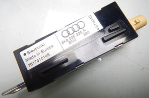 AUDI A4 8K B8 / Avant / ANTENNE ANTENNENVERSTÄRKER / 8K9035225A (CC15)