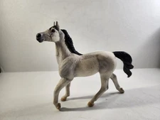 2005 Safari Ltd White Arabian Stallion Horse 1:12 Scale