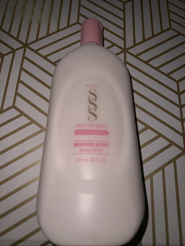 Avon Skin So Soft moisture boost body lotion - Soft & Sensual - 16 oz ~ NOS