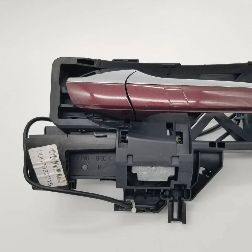 Manija de puerta lateral del pasajero derecho Mercedes W216 CL550 CL63 2007-2013 sin llave Foto 2 de 4