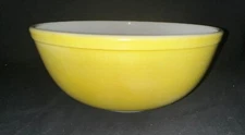 Vintage PYREX Yellow Primary Color Mixing Bowl 404 Large 4 Quart