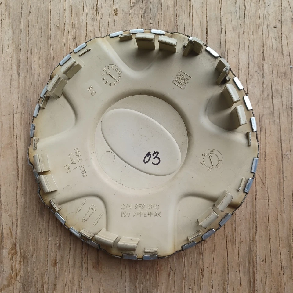 Tapa central Chevy Trailblazer 2002-2003 número de pieza 9593383 03 Foto 3 de 3