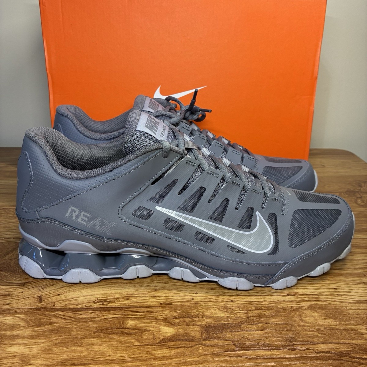 nike men's free trainer v8