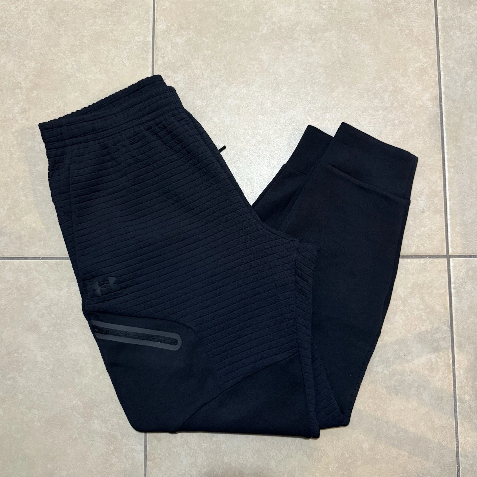 Under Armour Unstoppable Fleece Grid Joggers Black Pants Mens Sizes*1386544 001
Opens in a new windo