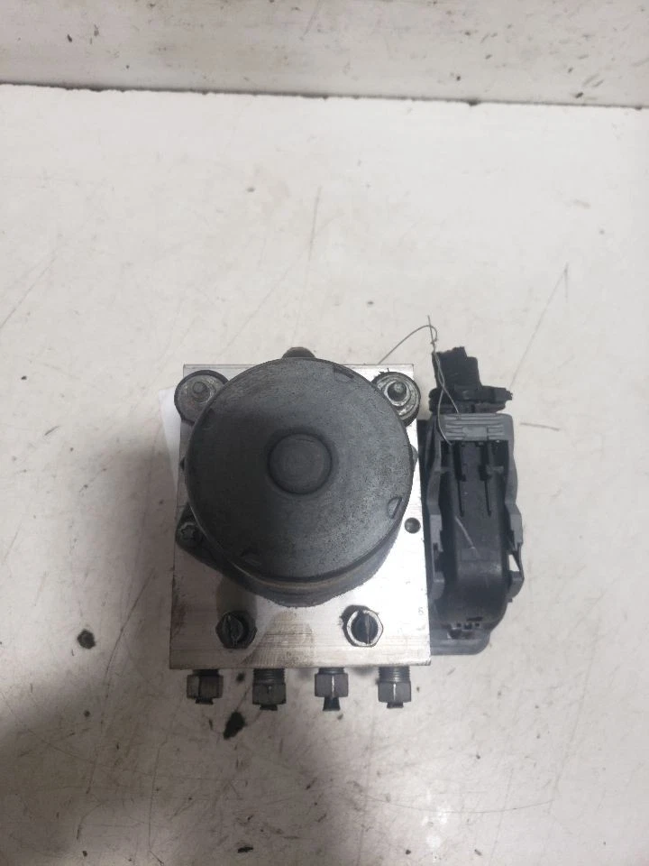 ABS Brake Pump Control Module Fits 2015 Chrysler 200 - Image 2 of 2