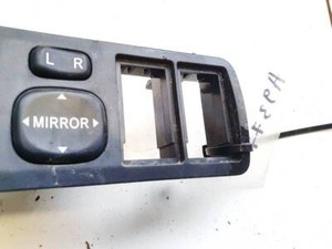 Toyota Corolla Verso 2002 Wing mirror control switch (Exterior Mir #2087566-82