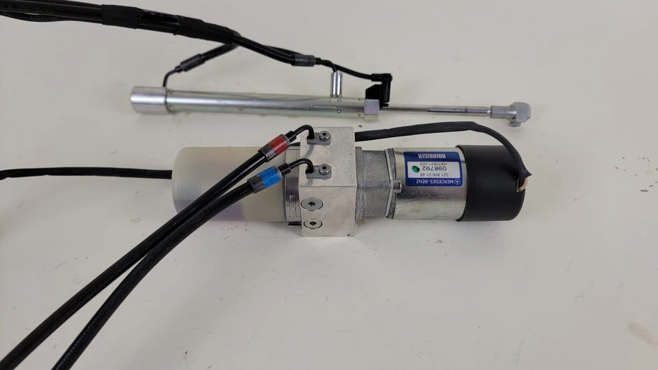 2007-2013 Mercedes-Benz W221 S550 Trunk Lid Locking Hydraulic Pull Down Pump OEM - Image 3 of 4