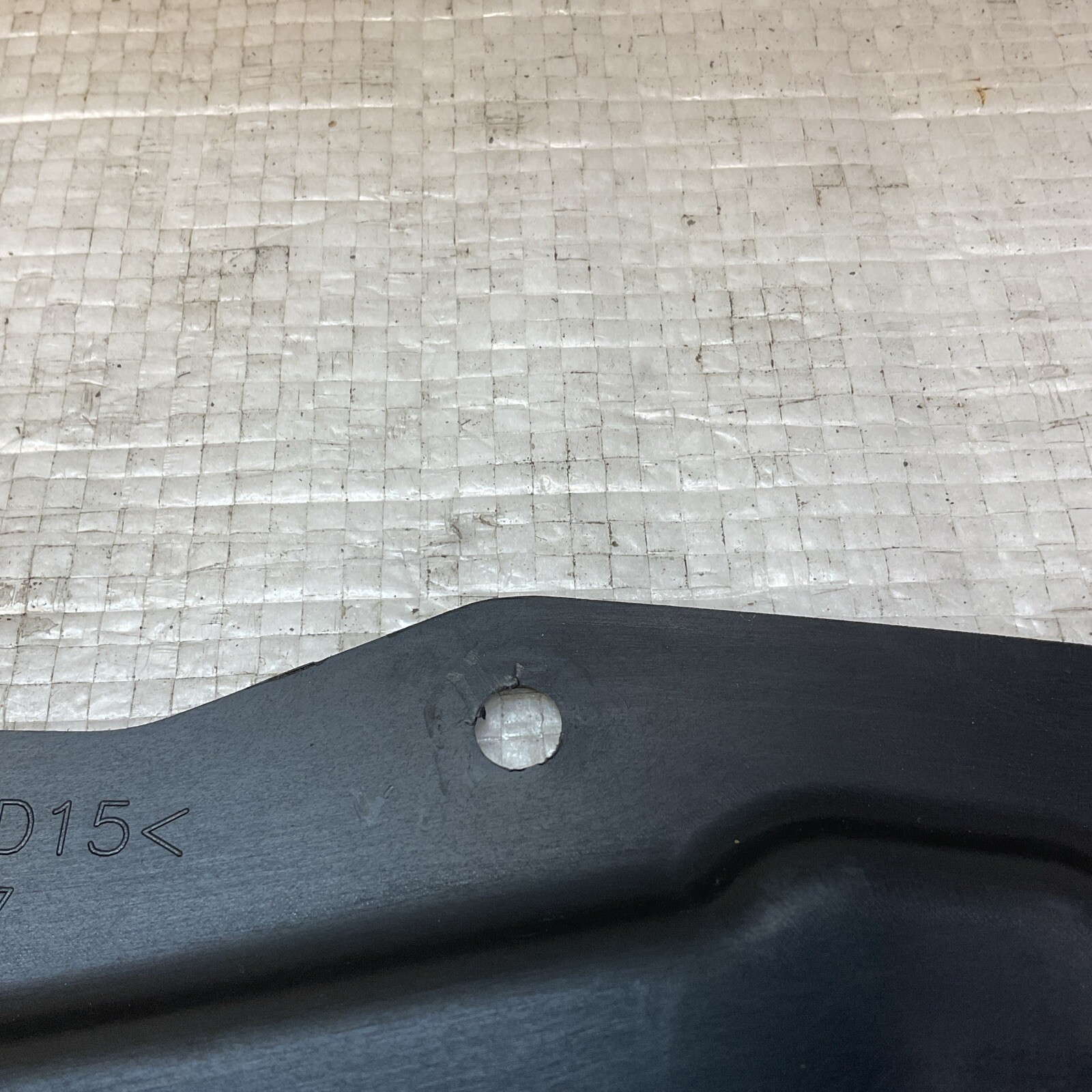 2014 - 2016 MASERATI QUATTROPORTE FRONT RADIATOR AIR DUCT SHIELD OEM 670009288