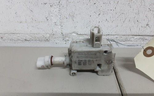 VW Golf 4 Stellmotor Tankklappe Stellelement Stellmotor ZV 1J0810773A