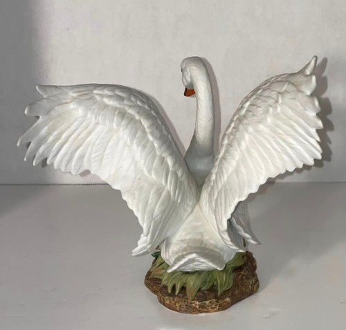 1987 Home Interiors& Gifts Masterpiece Porcelain WHITE SWAN Figurine HOMCO - Picture 6 of 9