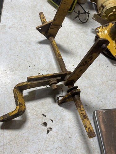 Cub cadet International 107 127 147 electric lift rock shaft | eBay