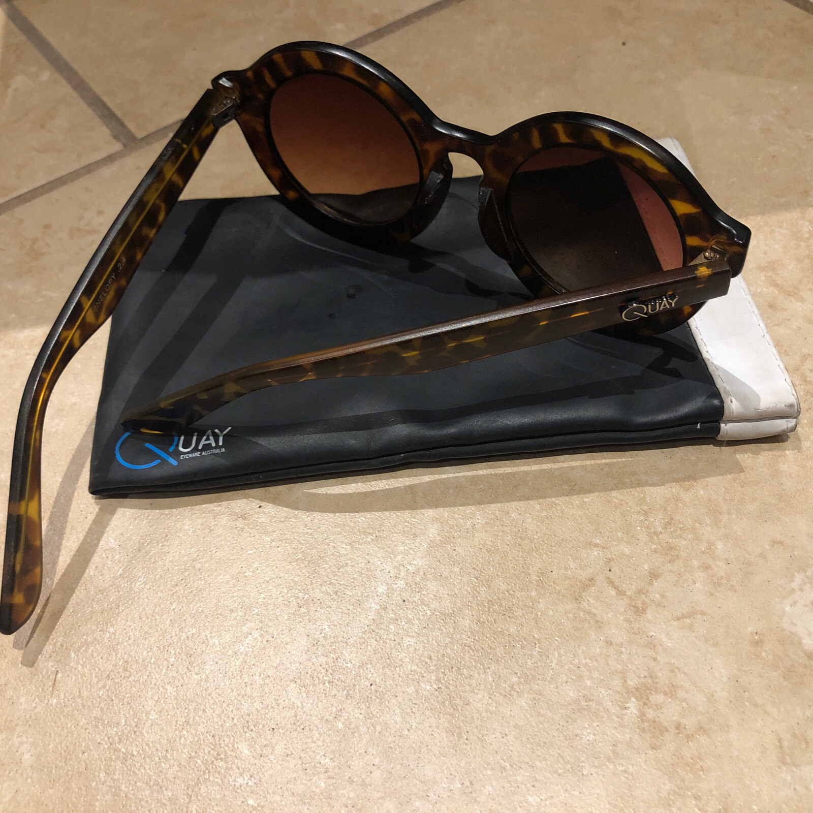 RARE Quay Australia Penelopy Tortoiseshell Sunglasses… Gem