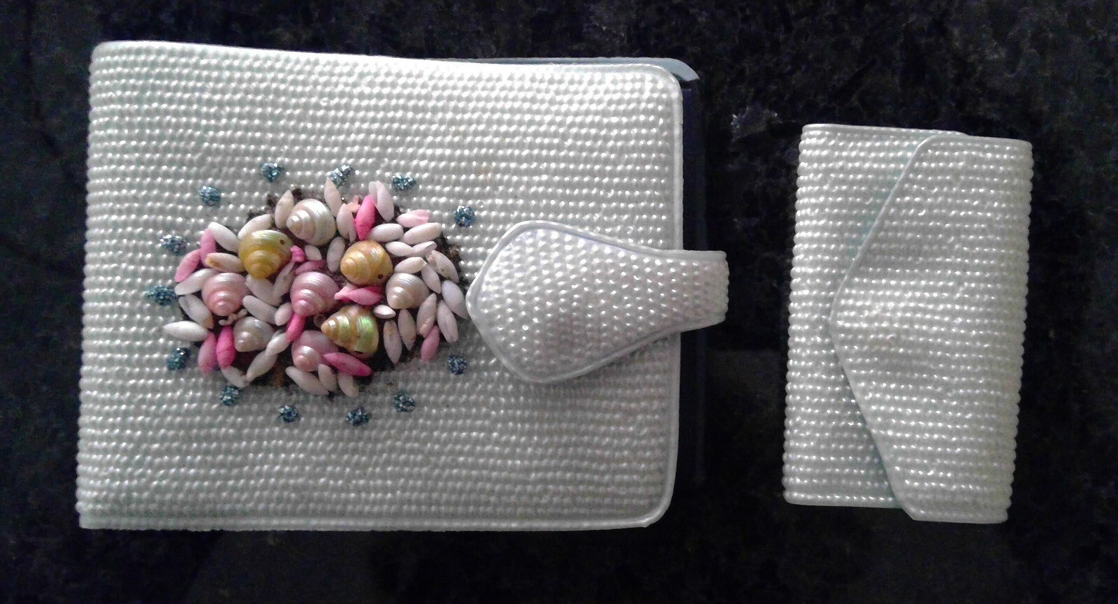 Vintage Leather Wallet and Key Holder Set with Sea Shells Includes Original Paperwork-image
