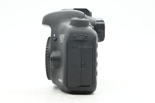 Canon EOS 7D Mark II 20.2MP Digital Camera Body #661 - Picture 4 of 9