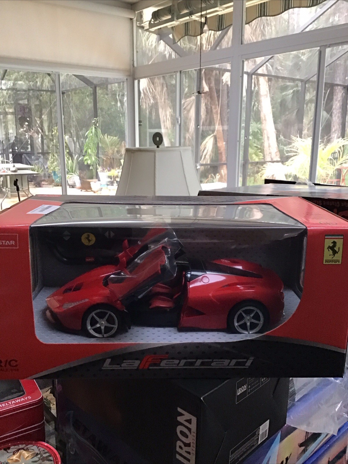 Rastar R/C Remote Control Ferrari LAFERRARI Red 1/14