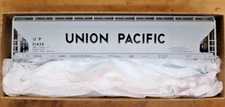 ACCURAIL 8166 UNION PACIFIC ACF 3-BAY COVERED HOPPER HO SCALE