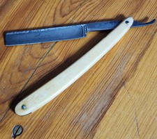 OLD 1/2" JAEGERS SUCESS STRAIGHT RAZOR BONE SCALESSRINGFIELD ILL MADE IN GERMANY