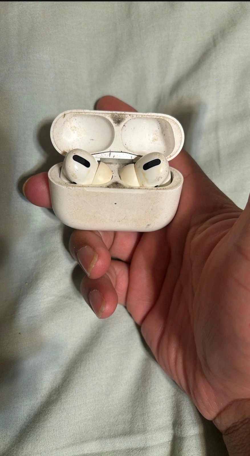 Apple AirPods Pro - Left & Right Earbuds + Case - FOR PARTS / NOT WORKING AS-IS
