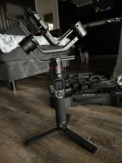 Manfrotto MVG460 Gimbal für Kamera 3 Achsen motorisiert mit Koffer bis 4 6 kg