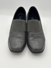 Women  s Clark  s Size 7 Dark Gray Leather Heeled Loafers