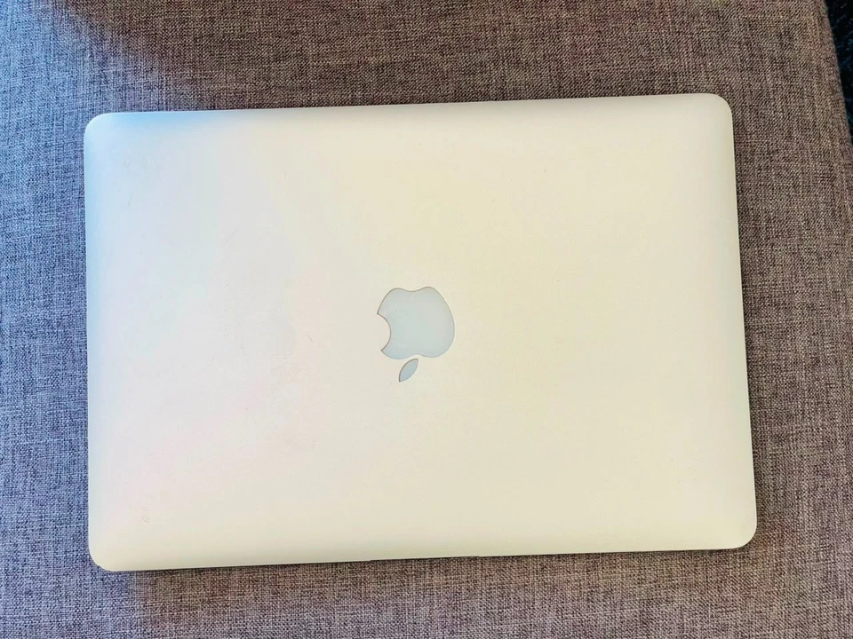 Apple MacBook Air 13" 2017 · i5 · 8GB · 500GB, photo 2 of 3