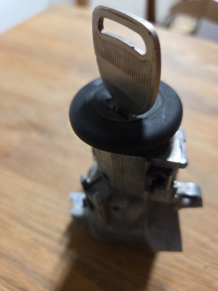 Llave de cilindro Hummer H2 2003-2007 cerradura de encendido usada Foto 2 de 4