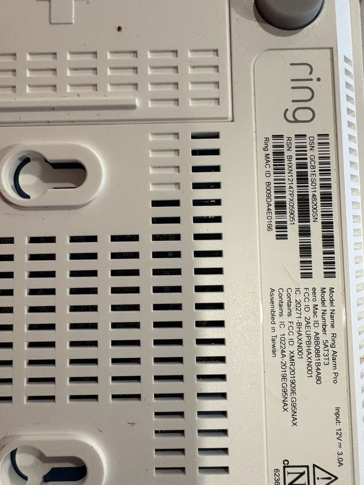 Estación Base Ring Alarm Pro (Modelo 5AT3T3) 24/7 Respaldo Internet Batería Trasera Q21 Foto 3 de 3