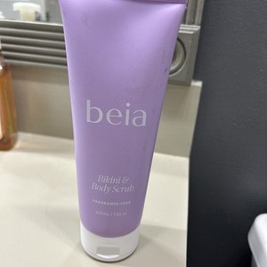 Beia Bikini & Body Scrub 7.61 oz New retail $38 large!summer coming! ❤️ works!