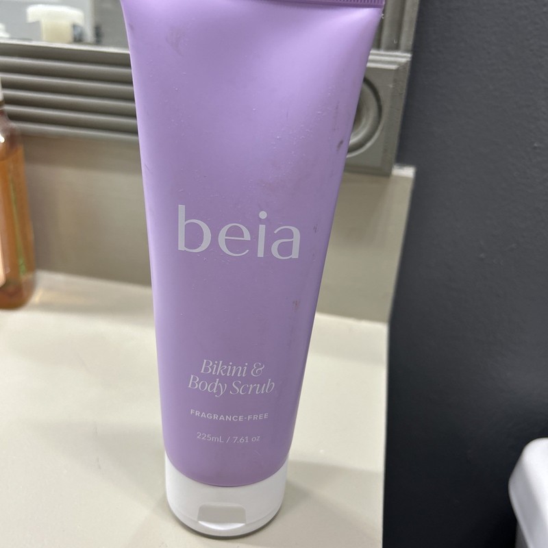 Beia Bikini & Body Scrub 7.61 oz New retail $38 large!summer coming! ❤️ works!