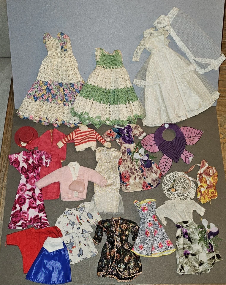 Lot Vtg 1964 Mattel Inc Barbie & Friends Doll Large Trunk Blue Case W/ Clothes - Image 3 of 4