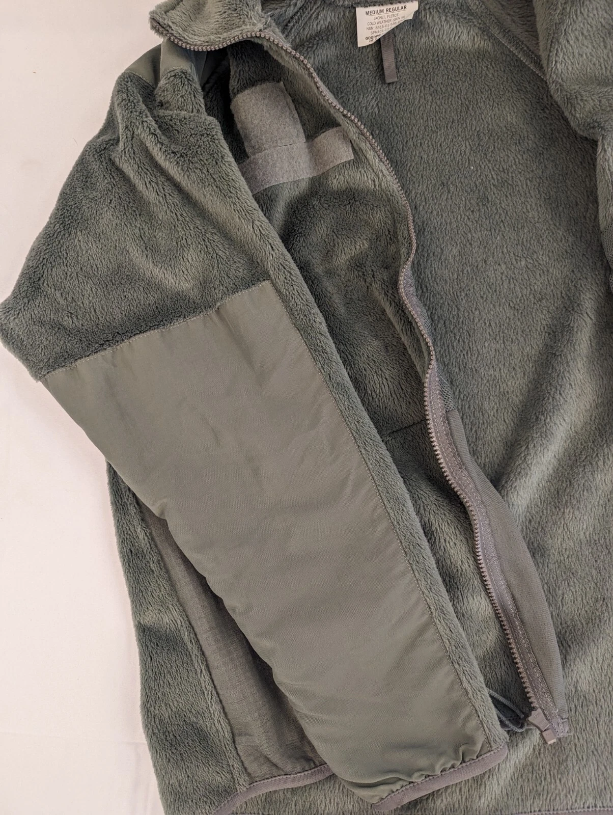 US Military Gen III Polartec 100 Cold Weather Fleece Jacket Green GC - product detail image 6