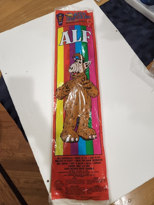 ALF TV SHOW RARE VINTAGE CERF VOLANT FIGURAL 4.5 X 2 FOOT KITE MIP
